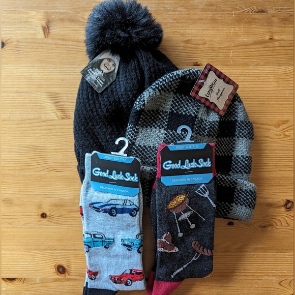 Gift Lot - Toques & Socks - Cozy - New With Tags - Picture 1 of 8